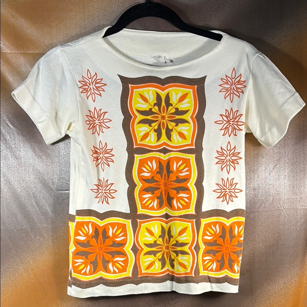Vintage Style Graphic Tee with Floral Patterns Jane‎ Colby Original E1